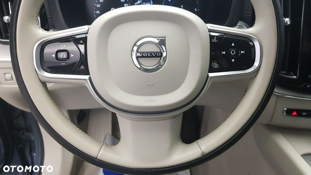 Volvo XC 60 - 22