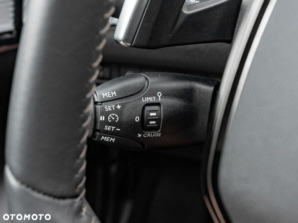 Peugeot 208 1.2 PureTech Allure Pack S&S EAT8 - 19