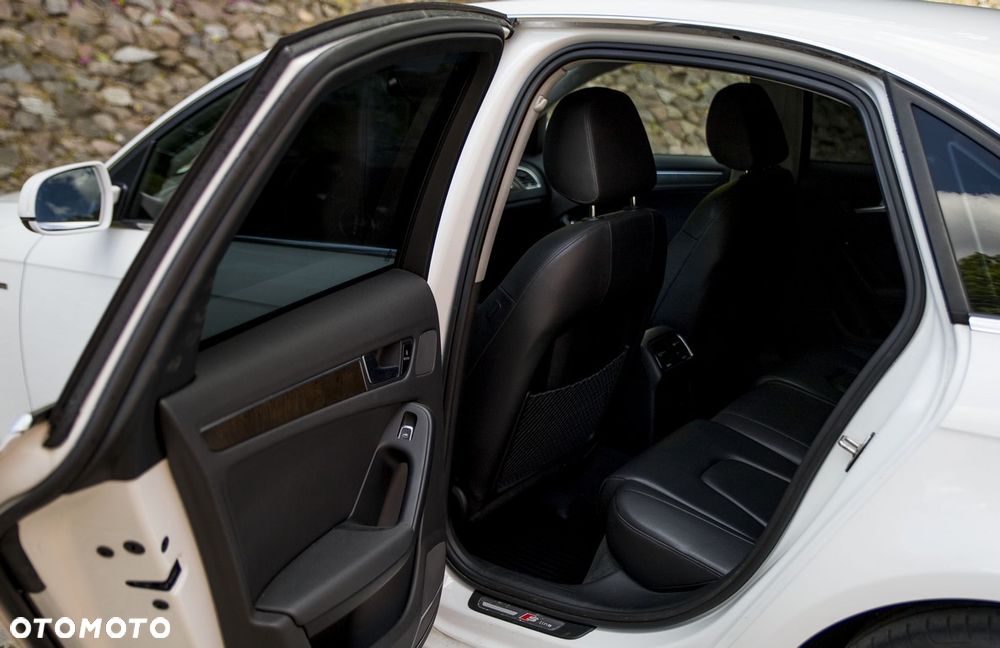 Audi A4 Limousine - 10