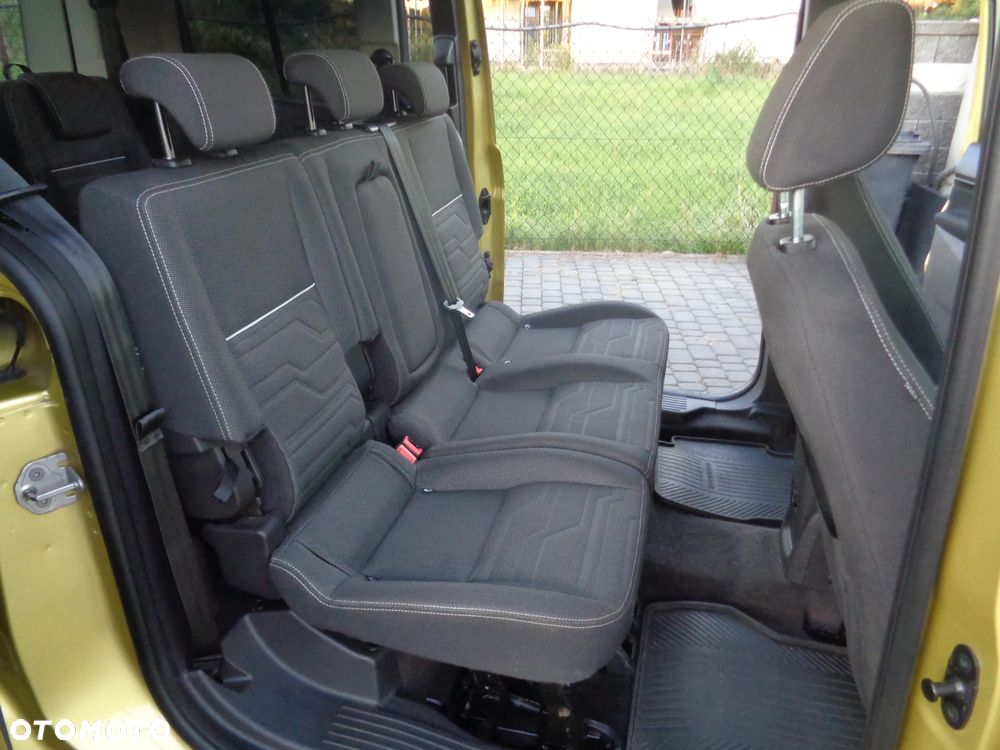 Ford Tourneo Connect Grand - 16