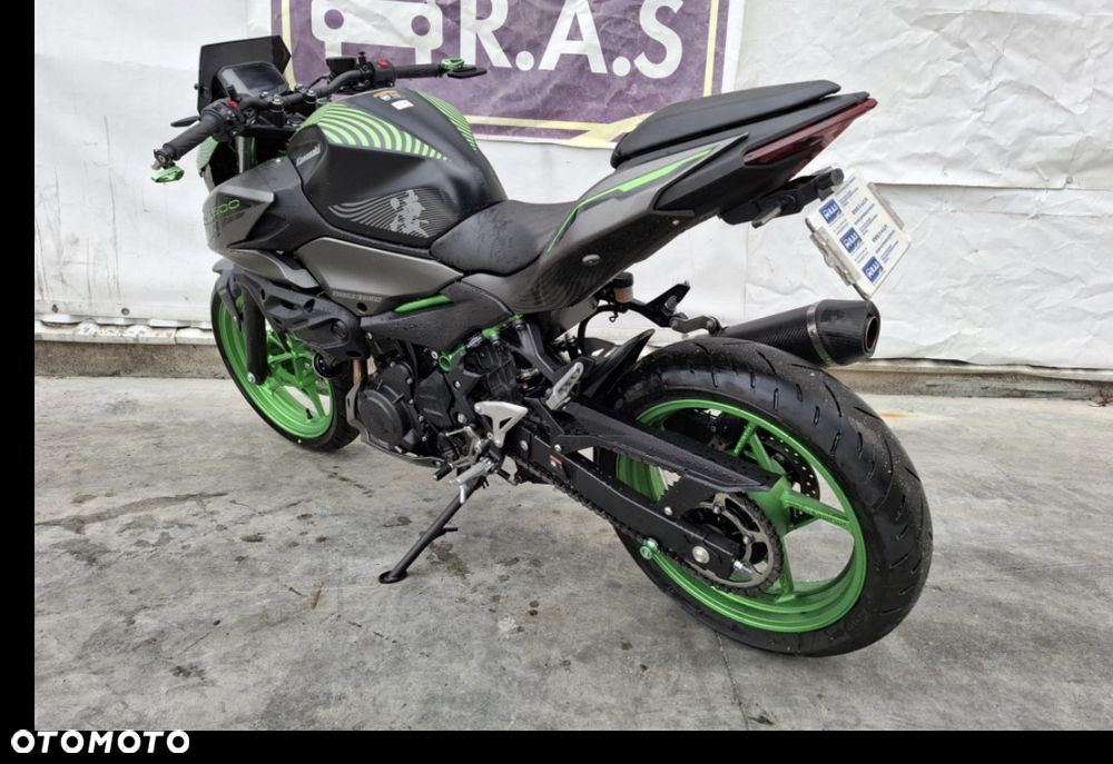 Kawasaki Z - 6