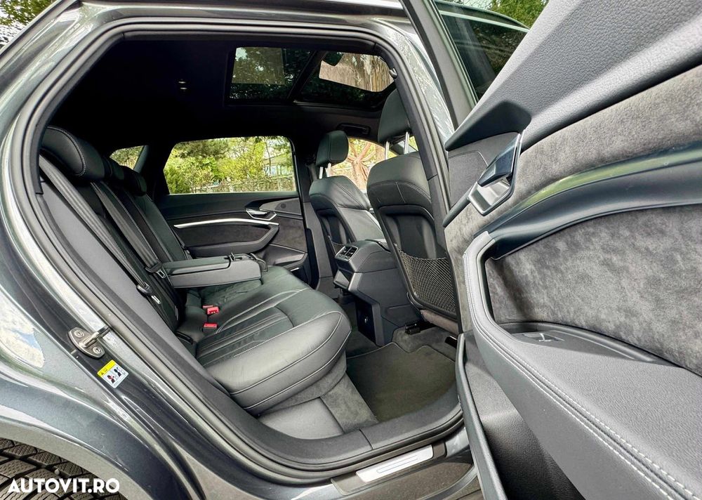Audi e-tron 50 quattro S line - 11