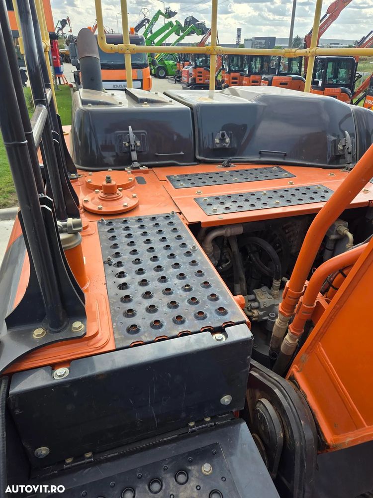 Hitachi ZX210LC-7,  23,4 TONE, 2021, 5.815h, CUPLA RAPIDA+CUPA NOUA 1,3mc+CUPA 0,9m latime+CUPA taluz, inst picon, camera spate si laterale, consum mediu 11,5l/h, ad sapare 7m, 3 pompe hidr, LANT NOU, CA NOU-posibilitate leasing 4 ani-PROMOTIE 96.900 EUR+Tva - 20