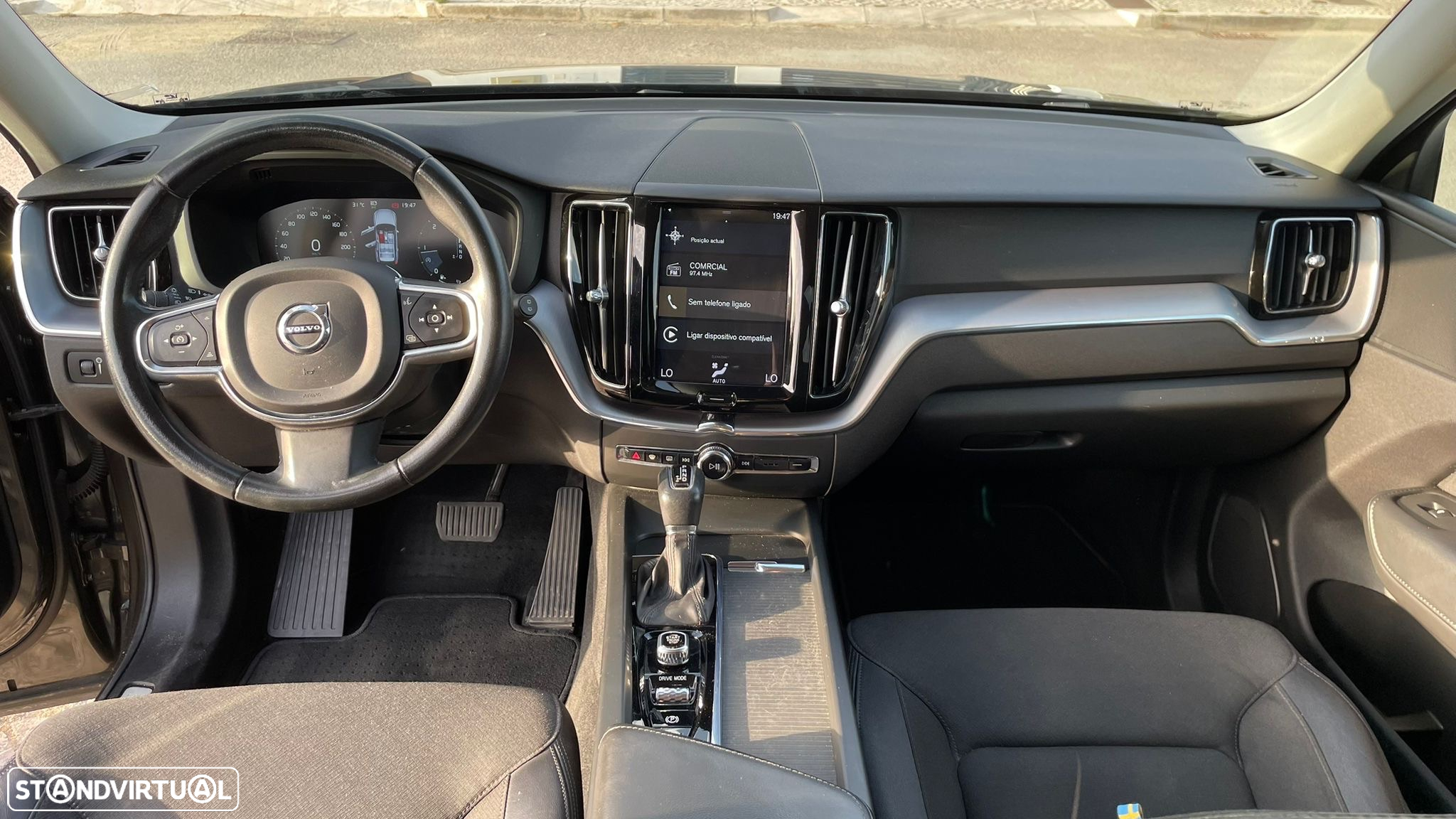 Volvo XC 60 2.0 D4 Momentum Geartronic - 13