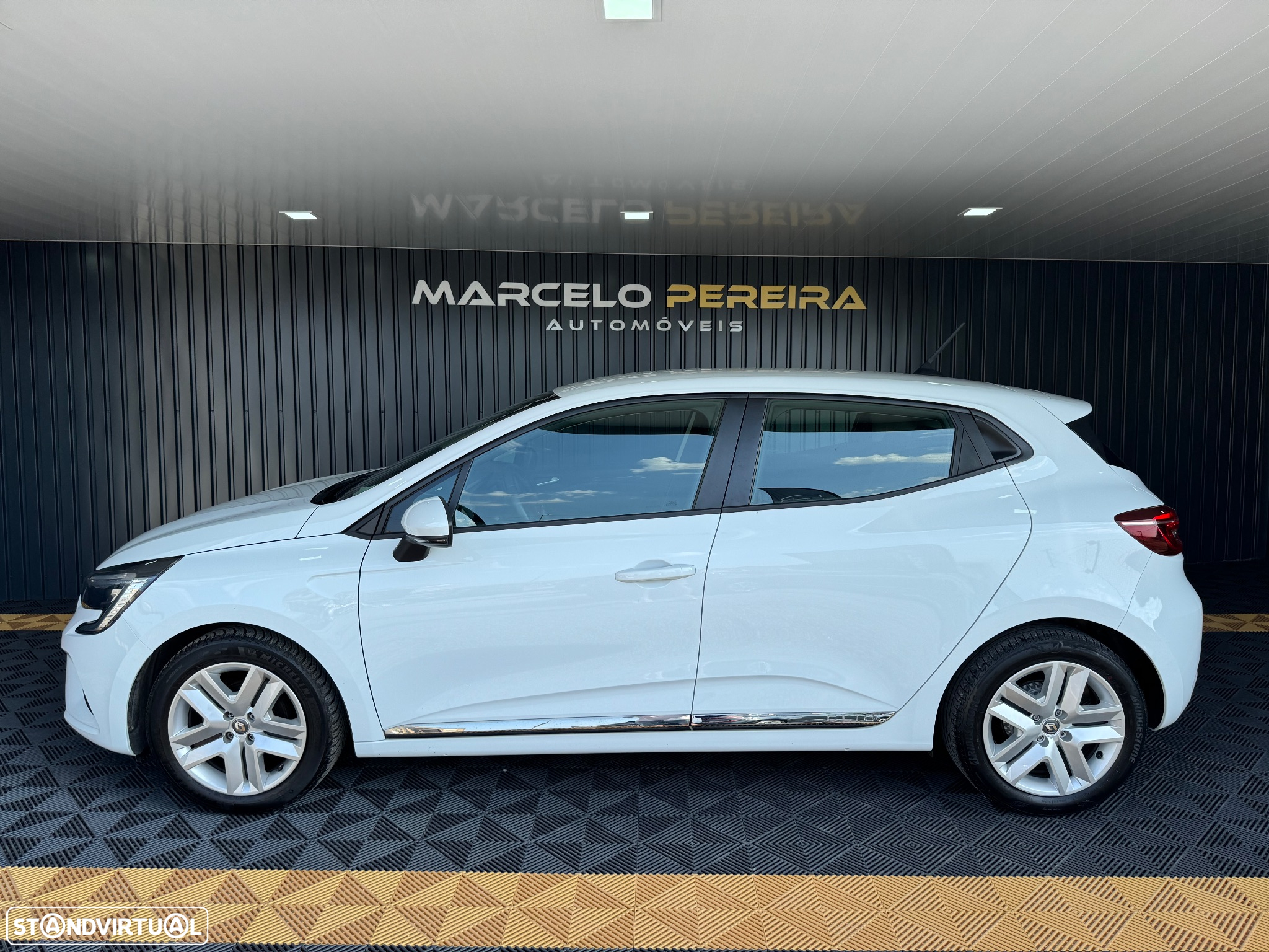 Renault Clio TCe 90 BUSINESS EDITION - 2