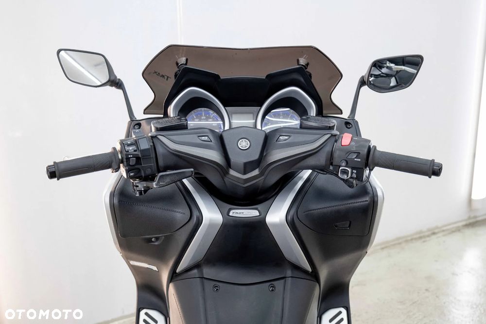 Yamaha Tmax - 25