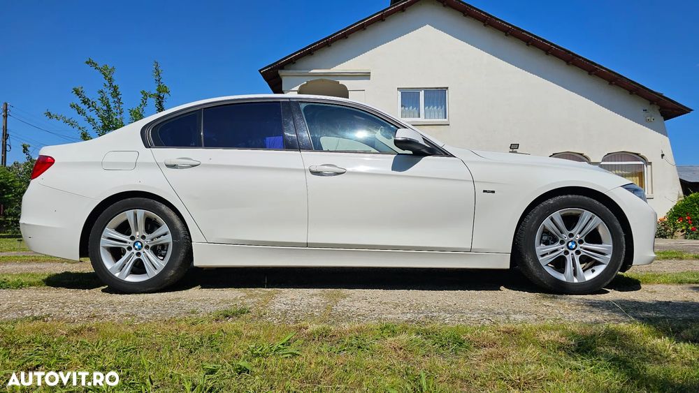 BMW Seria 3 320d Aut. Sport Line - 2