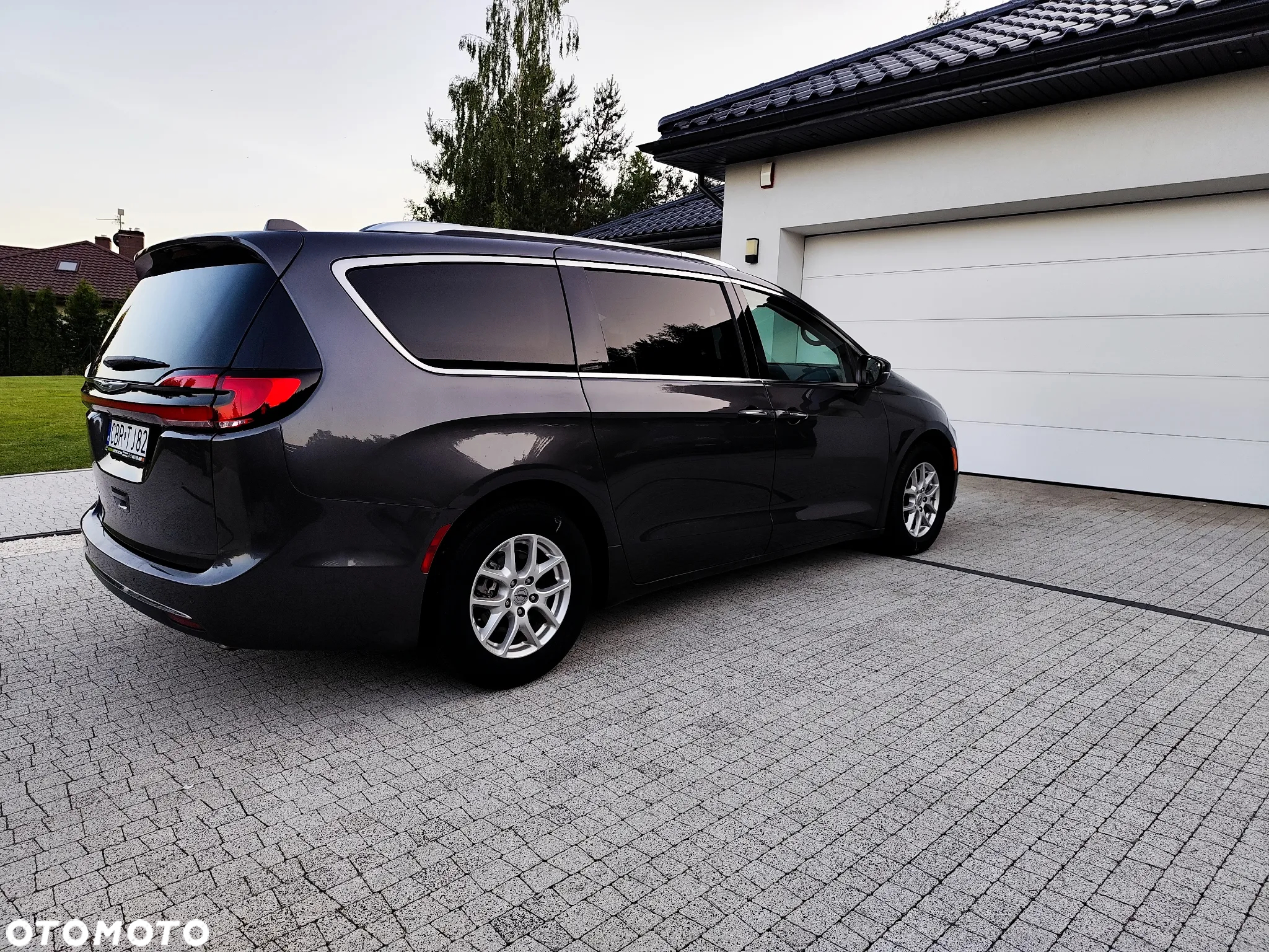 Chrysler Pacifica - 14