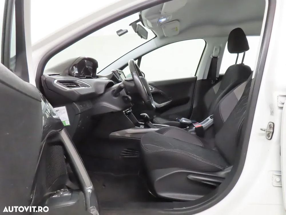 Peugeot 2008 PureTech 110 Stop&Start Active - 4
