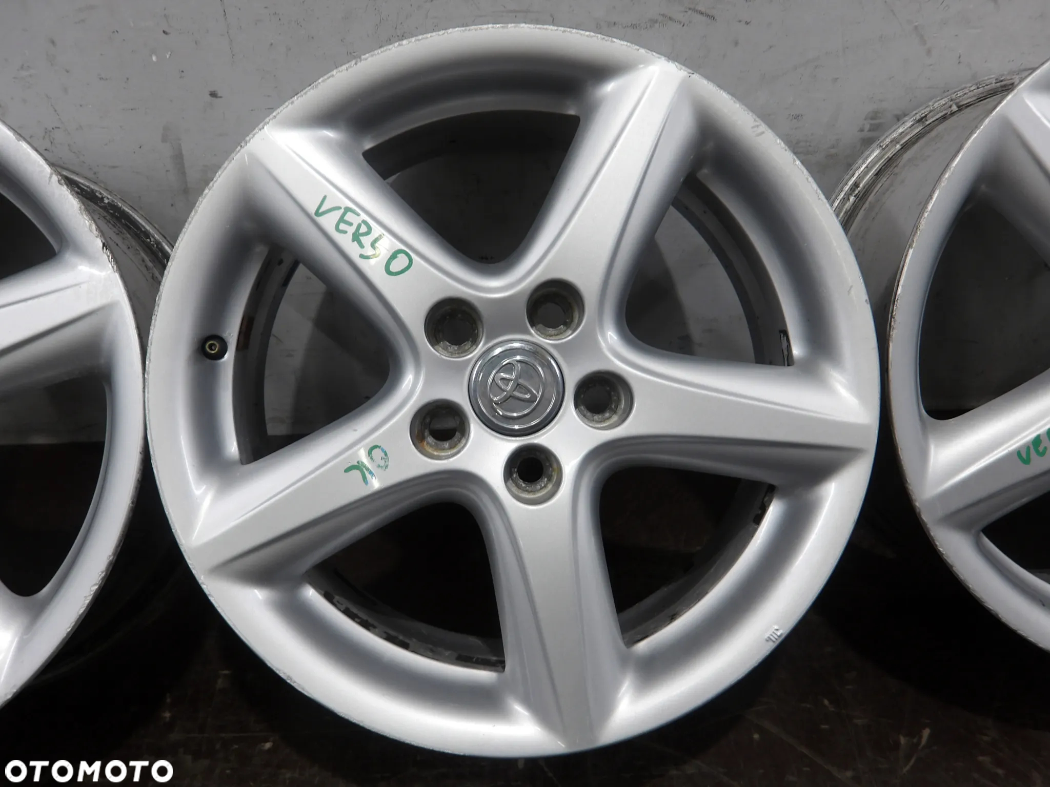TOYOTA COROLLA VERSO 2.2D FELGI ALUMINIOWE ALUFELGI 5X114.3 7J ET45 R17 - 13