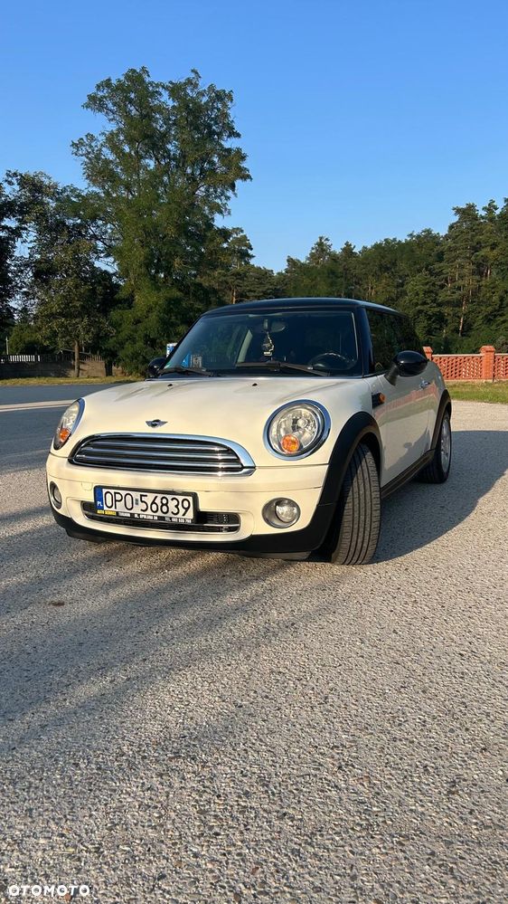 MINI Cooper Standard - 1