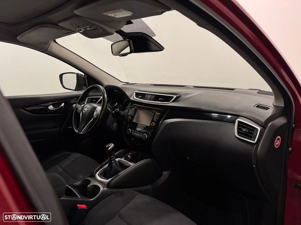 Nissan Qashqai 1.5 dCi N-Connecta 18 - 31