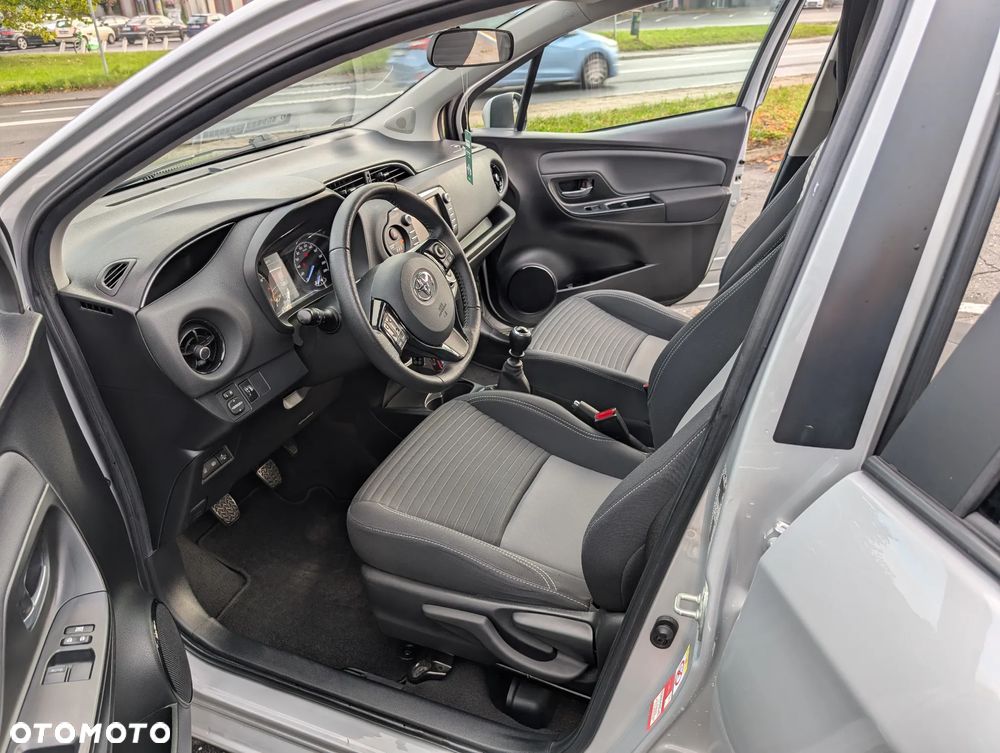 Toyota Yaris 1.5 Premium - 8