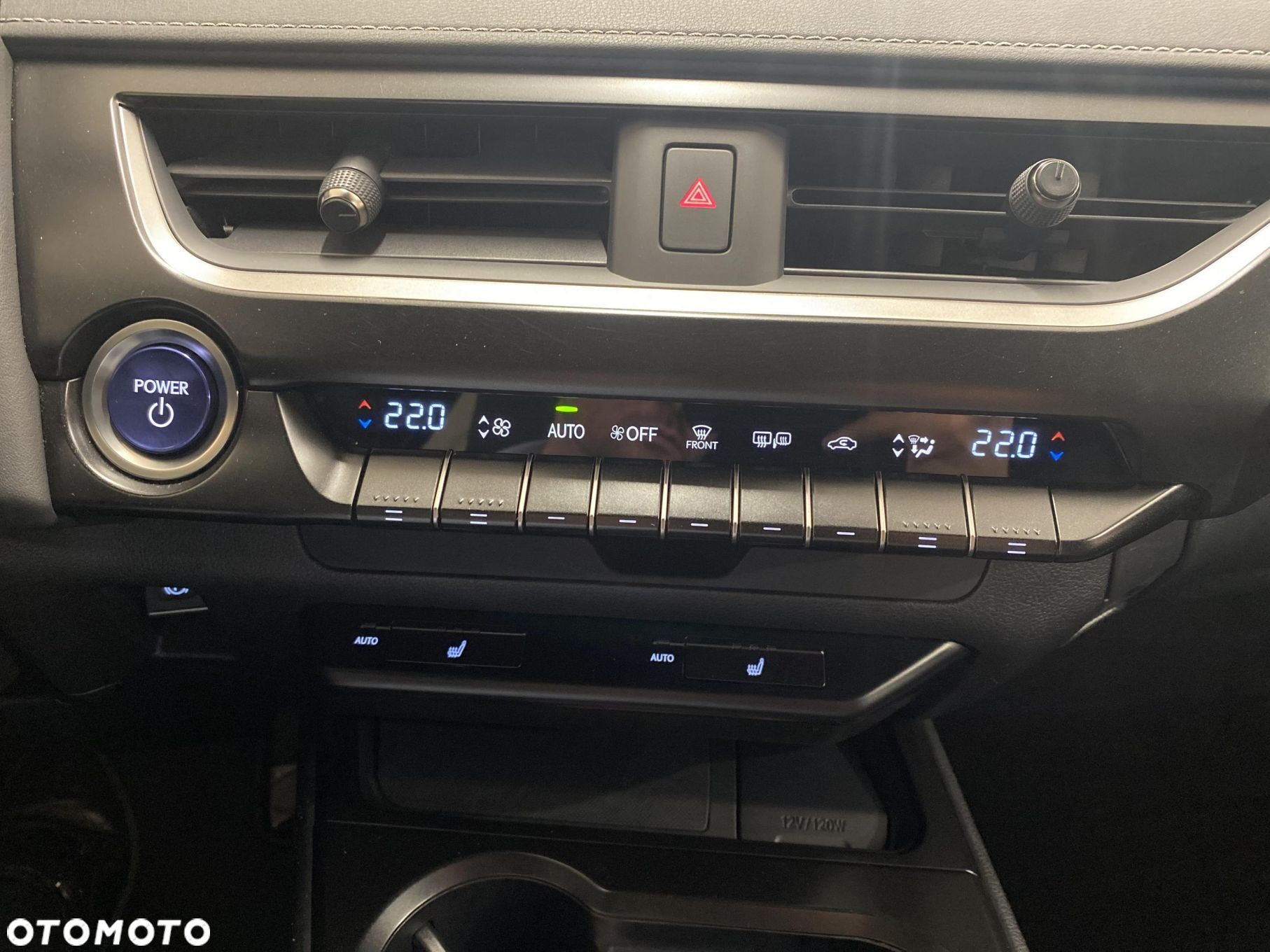 Lexus UX - 17