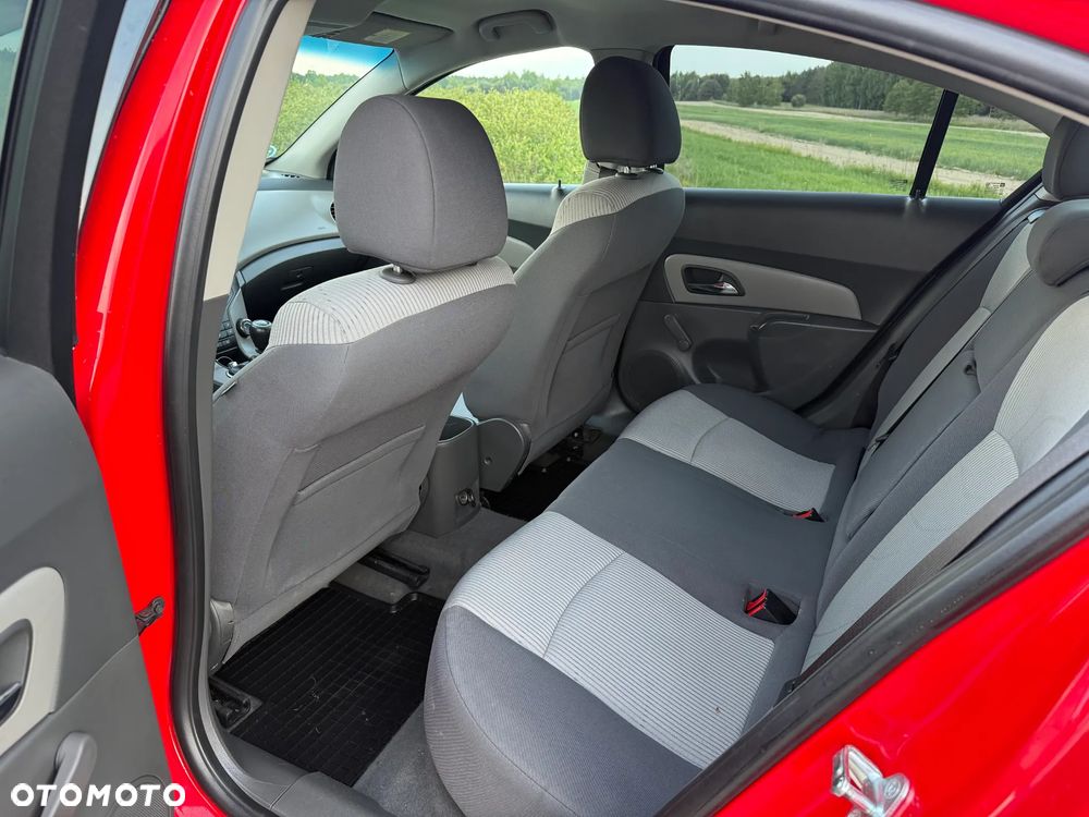 Chevrolet Cruze 1.6 LS - 11