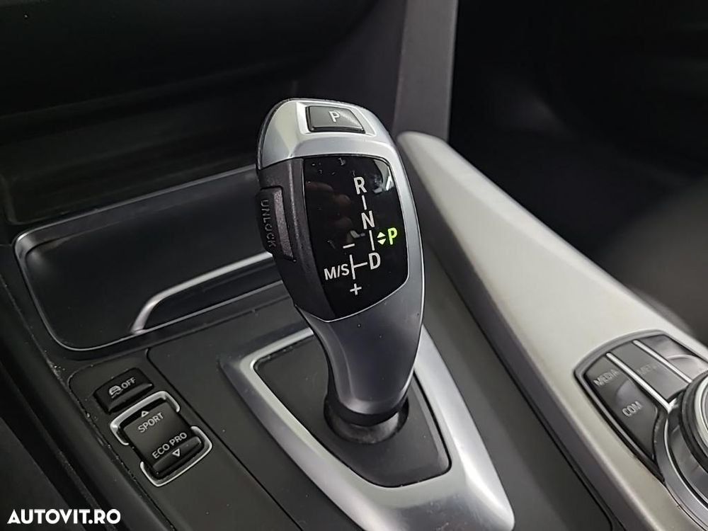 BMW Seria 3 318i Touring Aut. Edition M Sport Shadow - 14