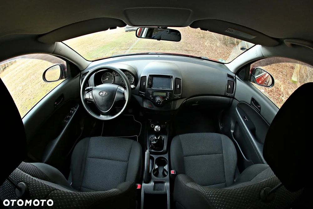 Hyundai i30 blue Kombi 1.6 CRDi Trend - 10