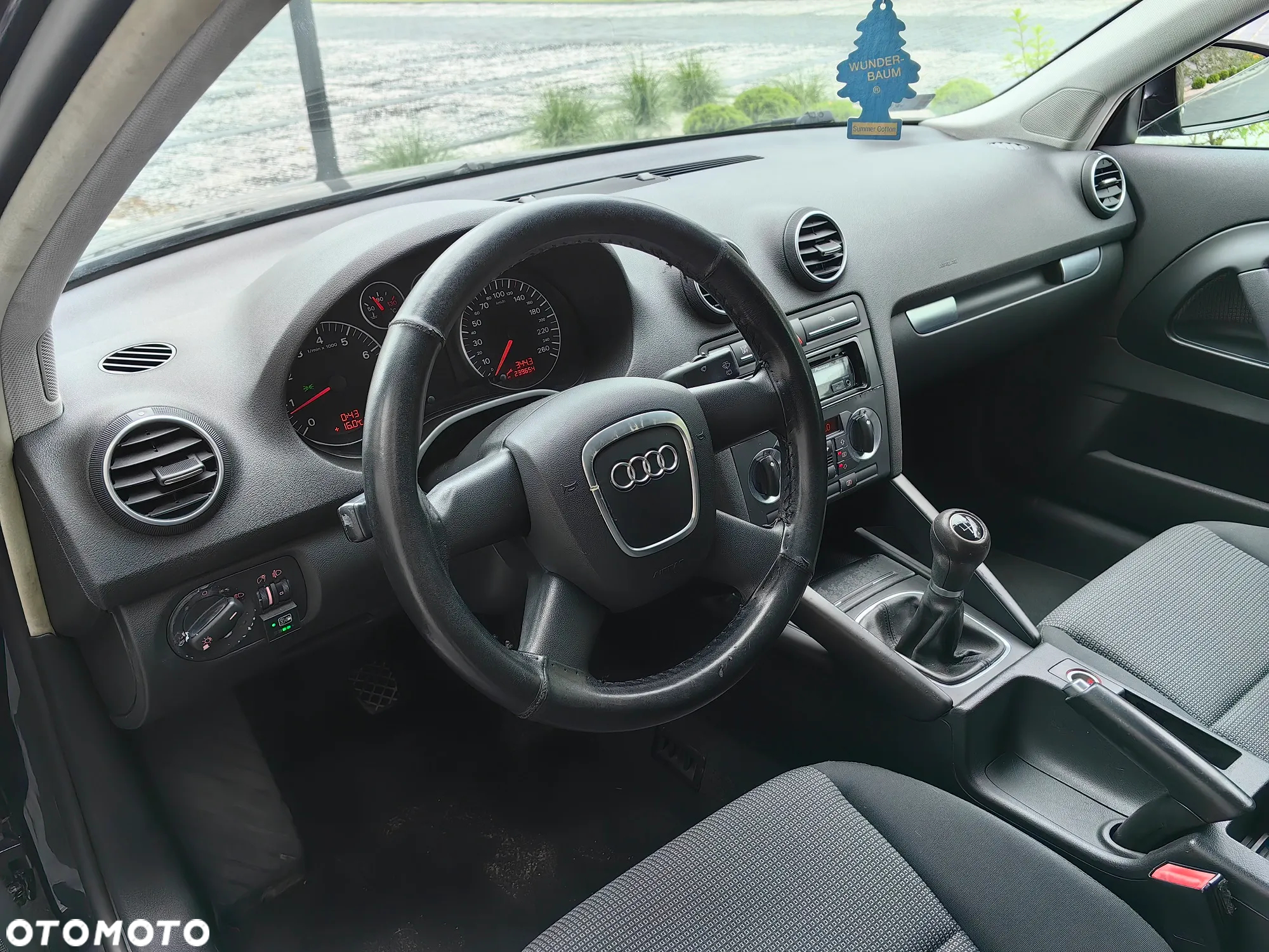 Audi A3 1.6 Ambiente - 17