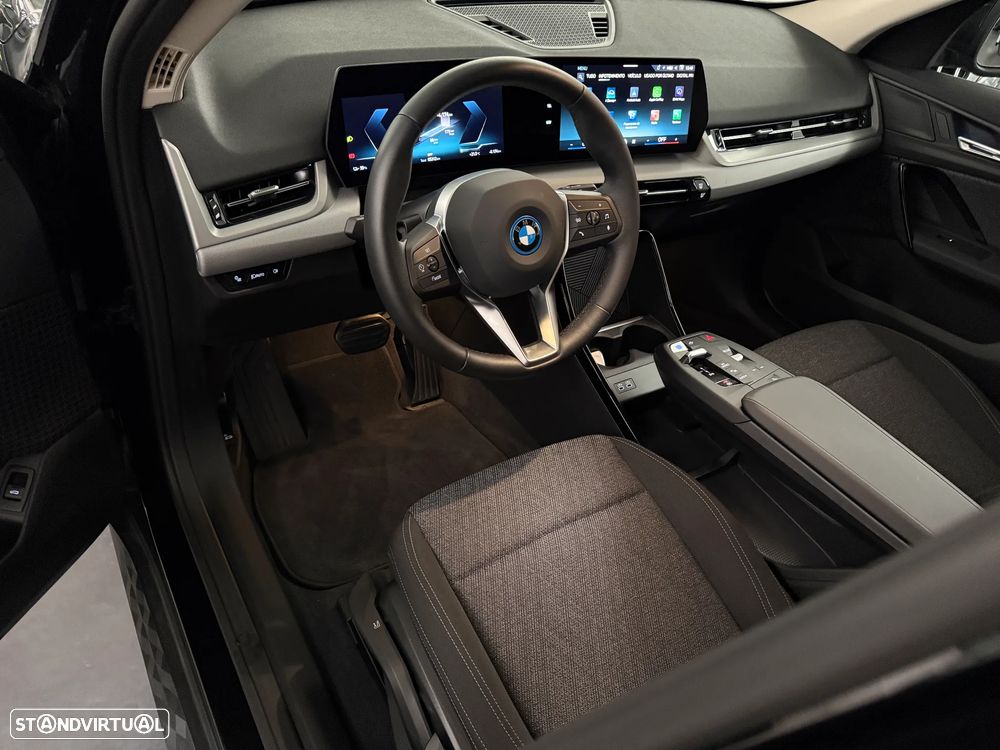 BMW iX2 - 25