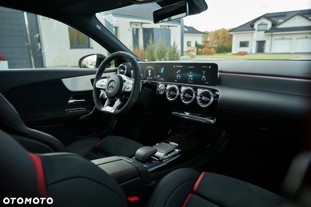 Mercedes-Benz Klasa A 45 S AMG 4-Matic 8G-DCT - 33