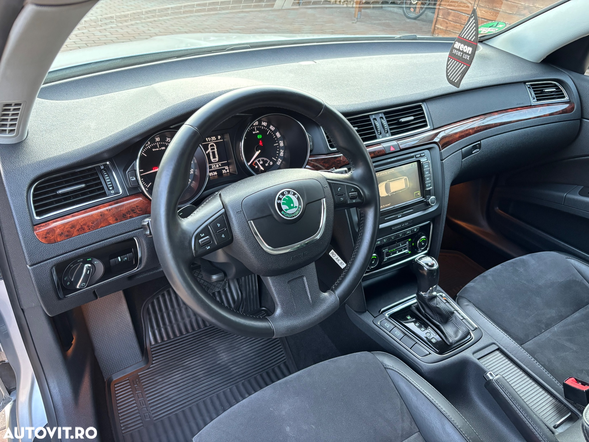 Skoda Superb 2.0 TDI 4x4 DSG Elegance - 14