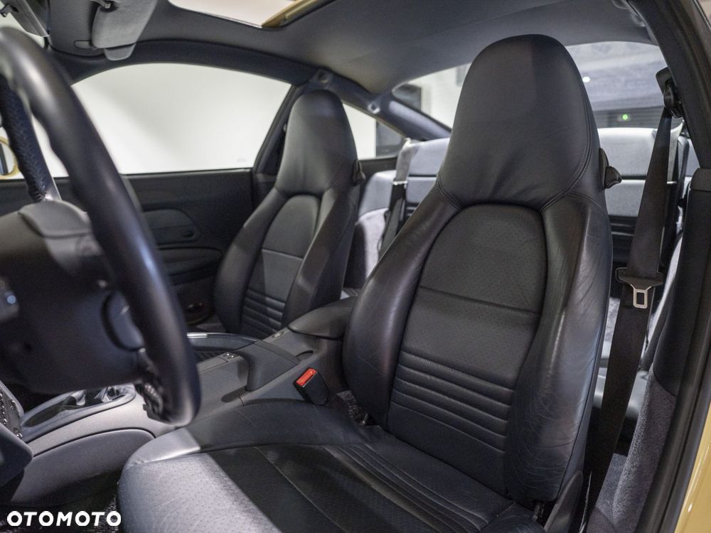 Porsche 911 Carrera - 20