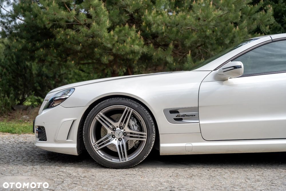 Mercedes-Benz SL 63 AMG - 9