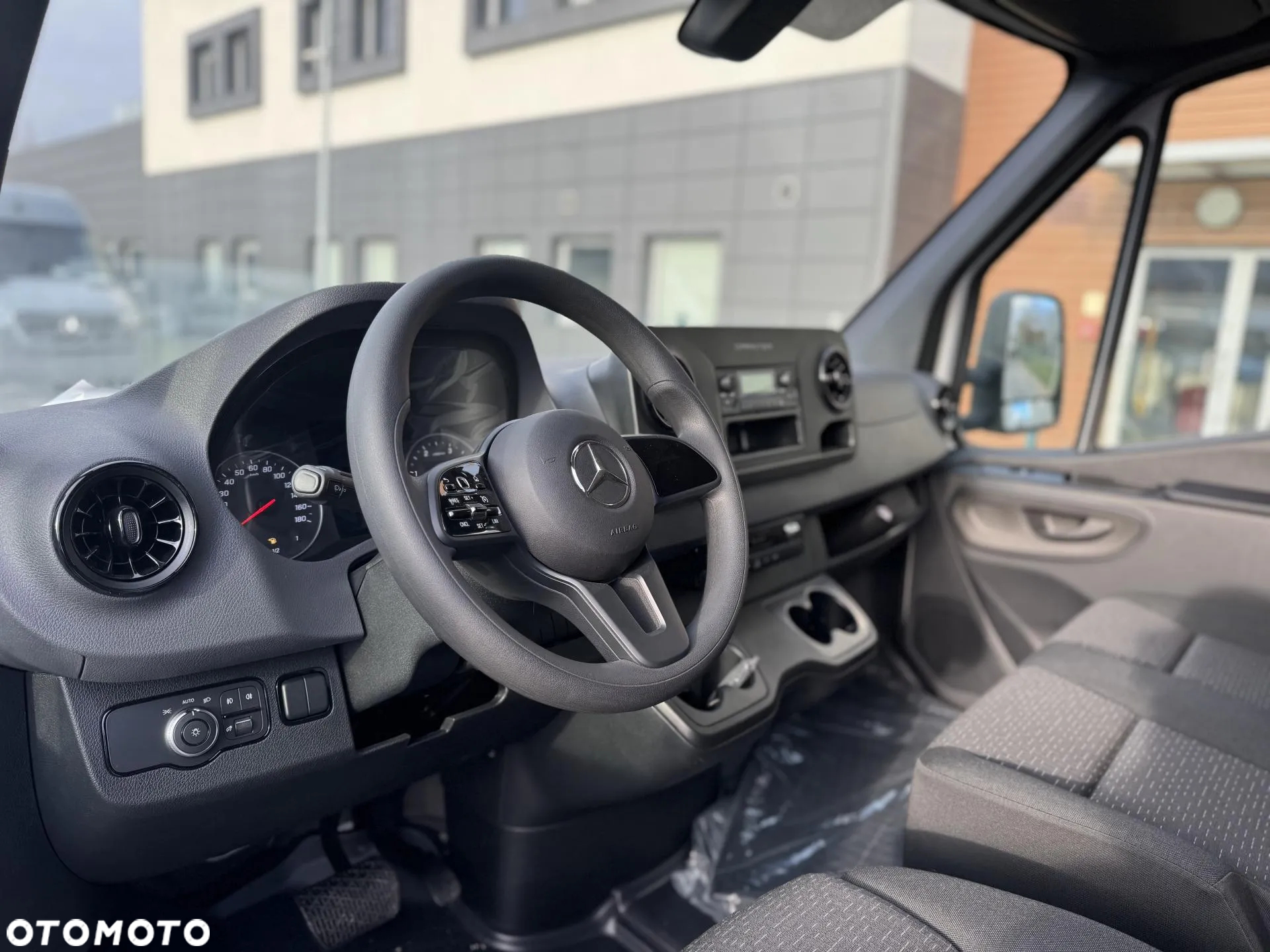 Mercedes-Benz Sprinter - 8