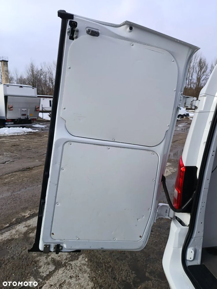 Mercedes-Benz VITO 1.6 diesel 111 CDI, WERSJA LONG L2H1! PRZEBIEG TYLKO 154000!! BOGATE WYPOSAŻENIE, STAN SUPER, 2015 rok, BEZ WKŁADU FINANSOWEGO! - 26