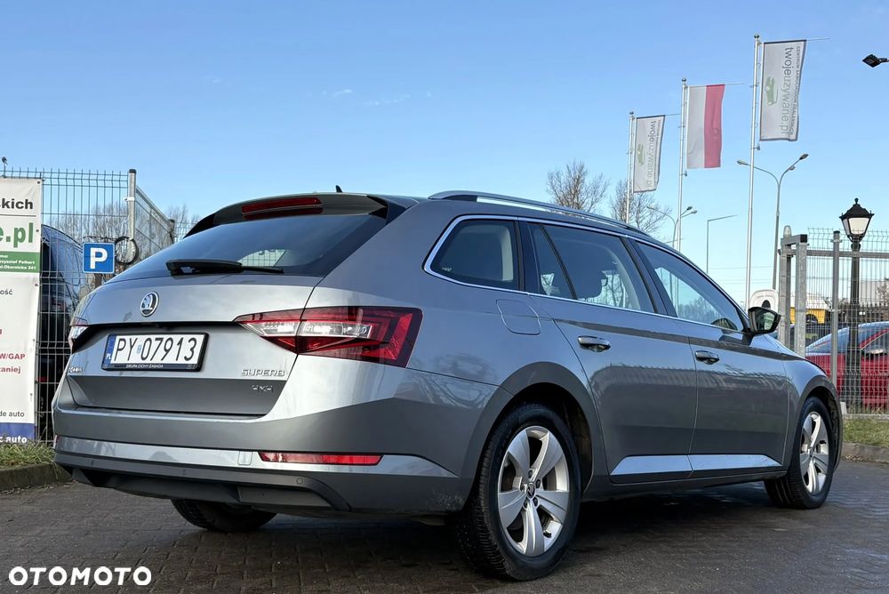 Skoda Superb 2.0 TDI 4x4 Ambition - 8