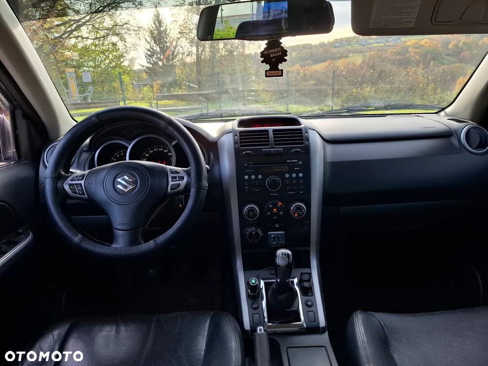 Suzuki Grand Vitara 2.0 - 10