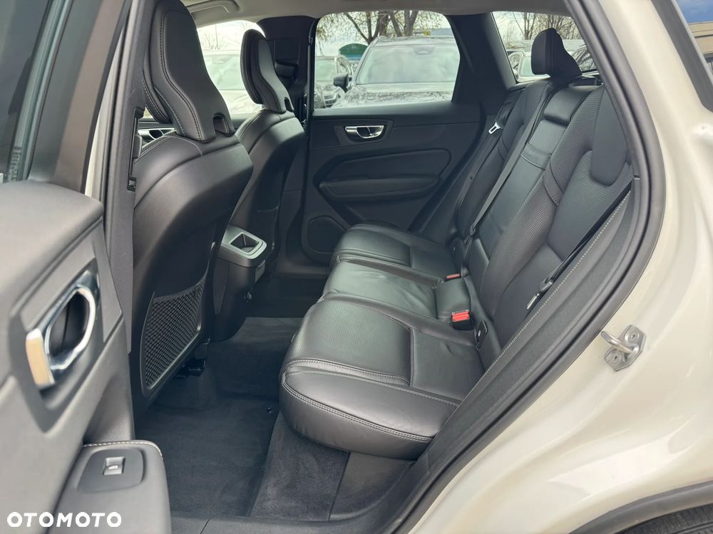 Volvo XC 60 B4 D AWD Inscription - 7