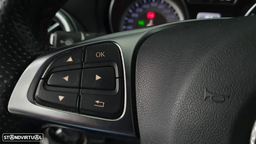 Mercedes-Benz CLA 180 d Shooting Brake AMG Line - 19