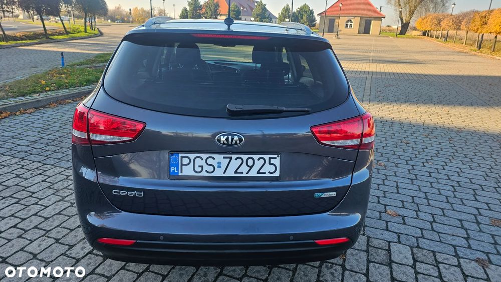 Kia Ceed - 8