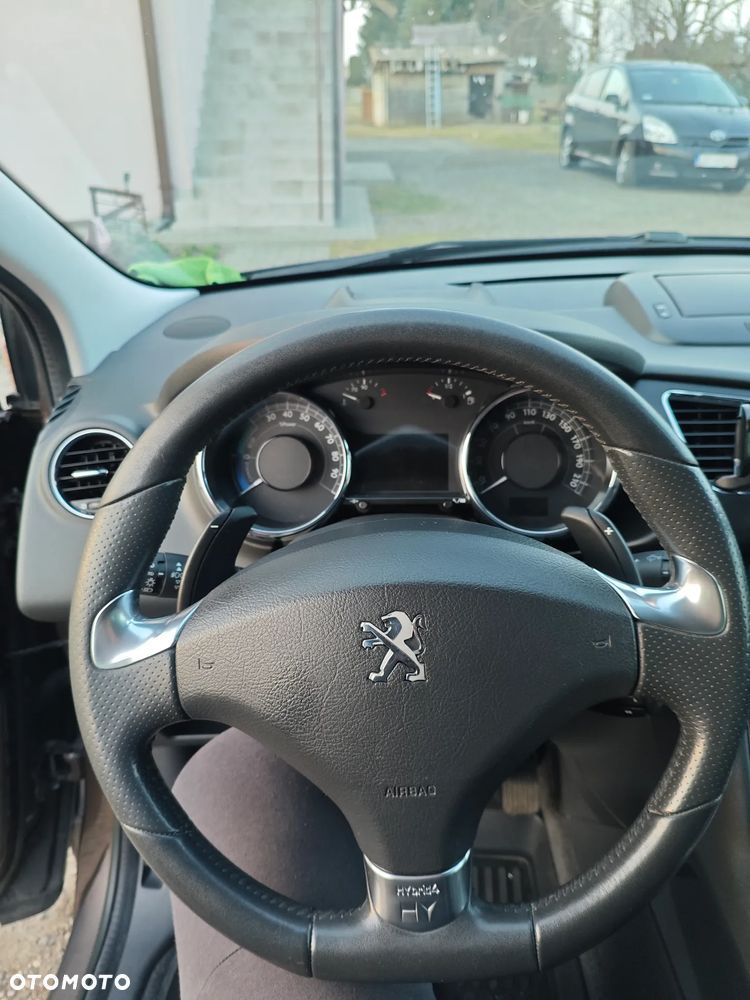 Peugeot 3008 Hybrid4 - 19