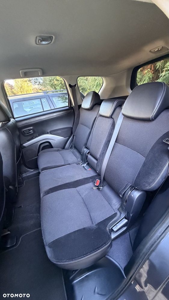 Mitsubishi Outlander - 4