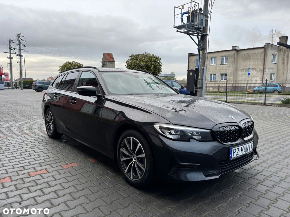 BMW Seria 3 318d Touring - 2