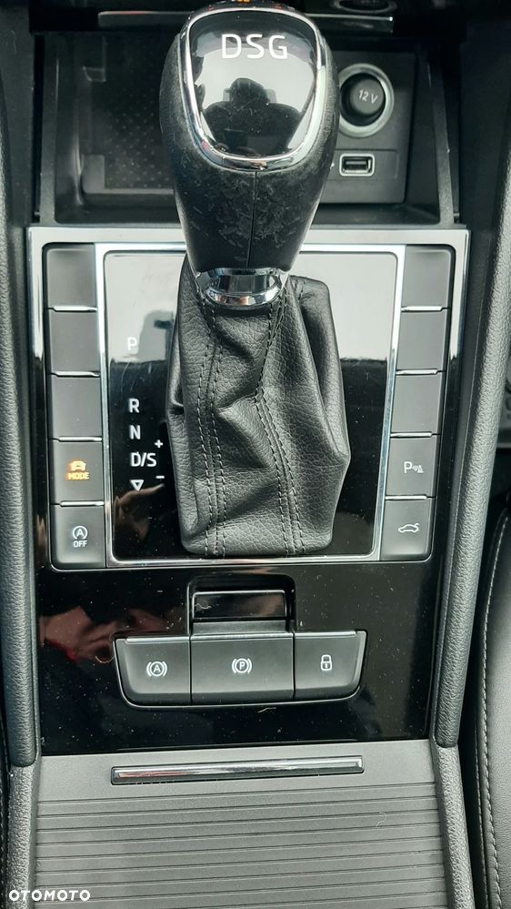 Skoda Superb 1.8 TSI DSG SportLine - 34