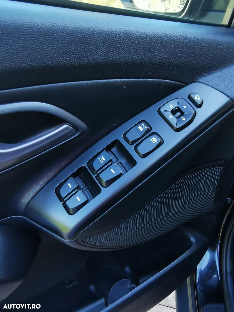 Hyundai ix35 2.0 CRDI 4WD Automatik Premium - 13