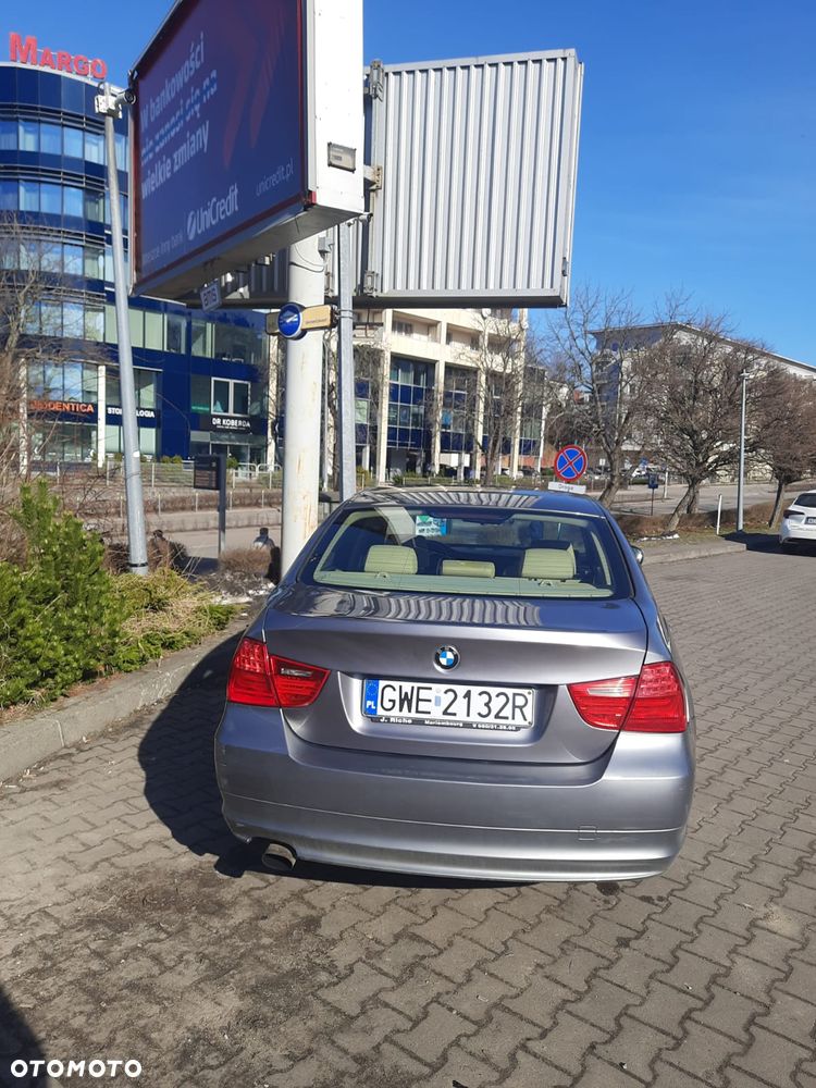 BMW Seria 3 318d DPF - 9