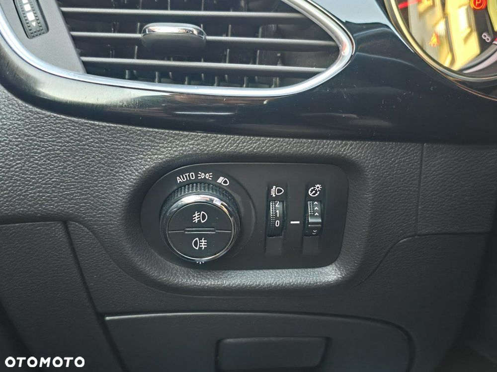 Opel Astra 1.4 Turbo Dynamic - 31