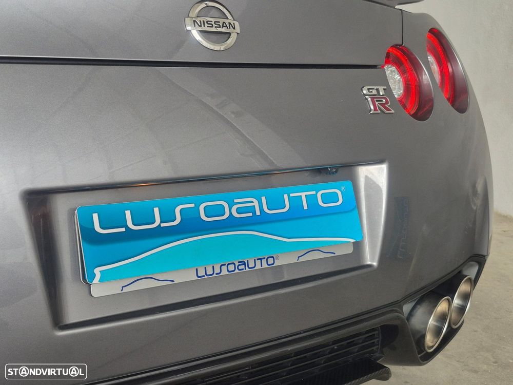Nissan GT-R 3.8 V6 Black Edition - 8