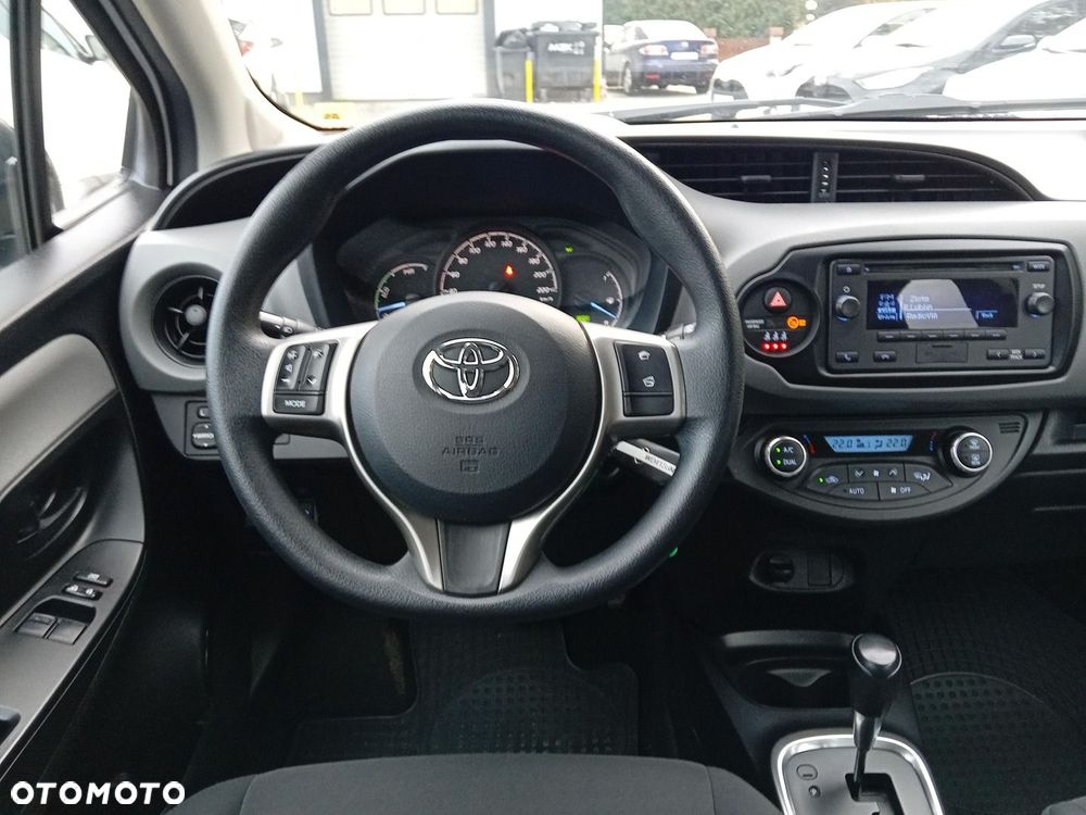Toyota Yaris - 10