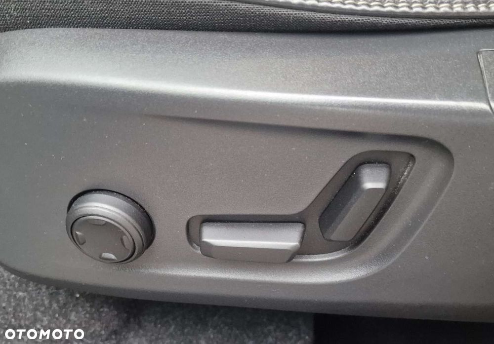 Volvo XC 40 T3 Momentum - 35