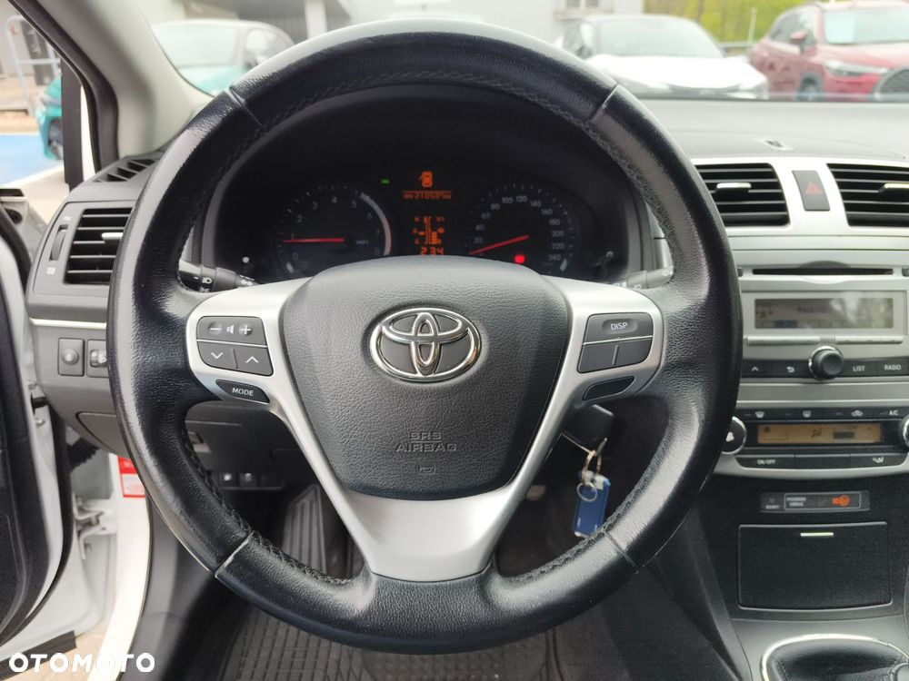Toyota Avensis 1.8 Active - 17