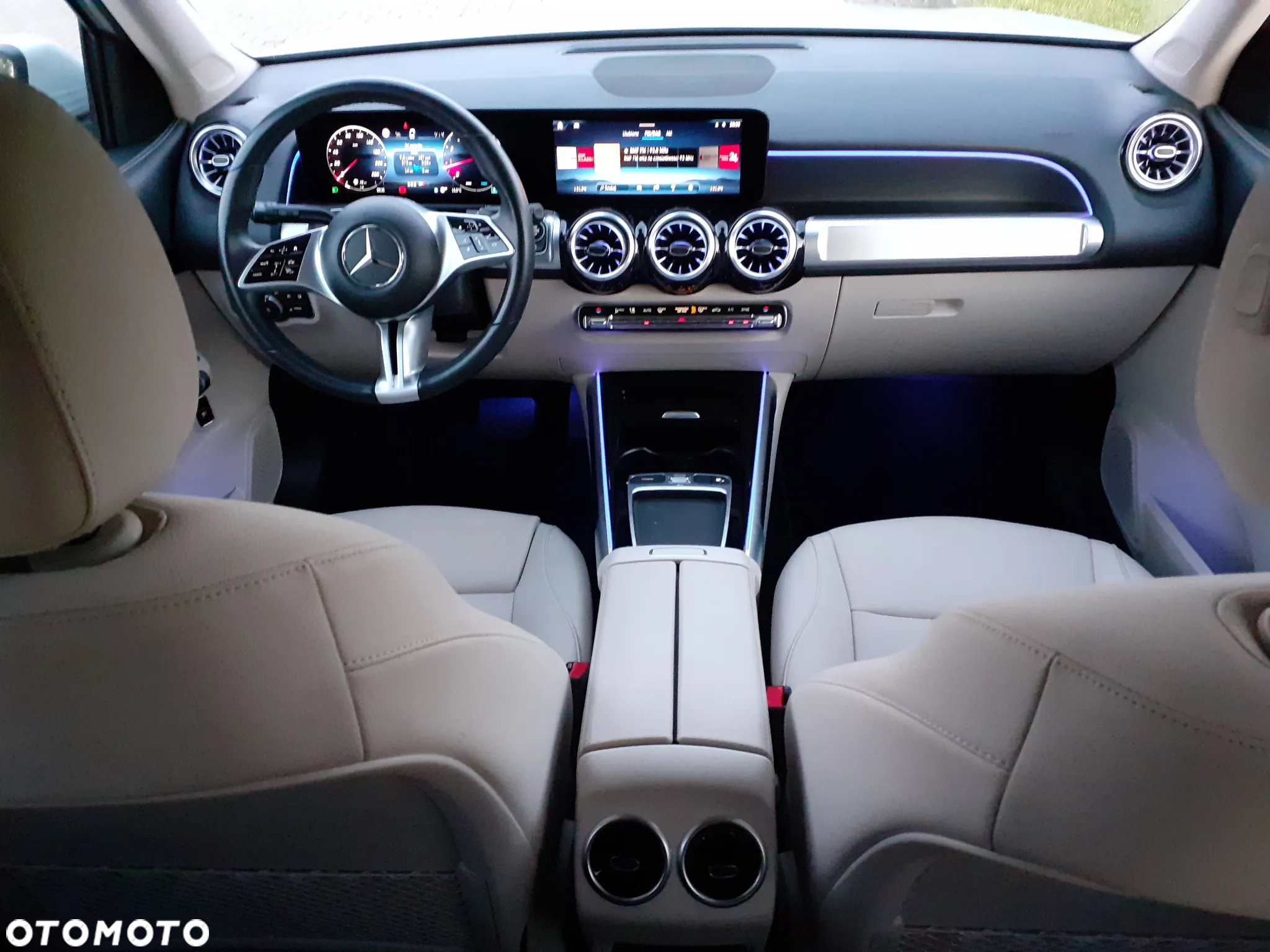 Mercedes-Benz GLB 200 Progressive 7G-DCT - 25