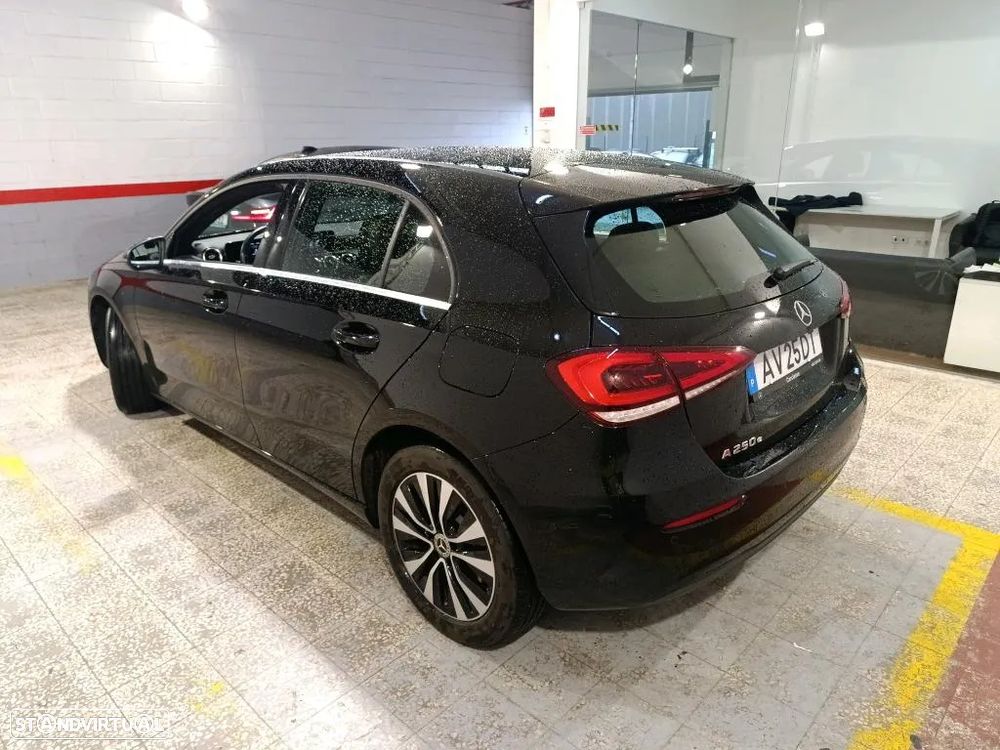 Mercedes-Benz A 250 e Style Plus - 2