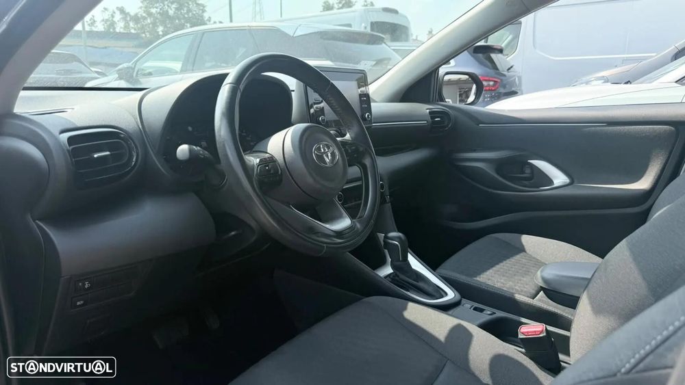 Toyota Yaris 1.5 HDF Comfort Plus - 11