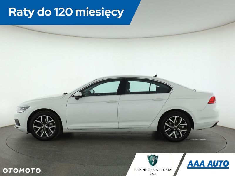 Volkswagen Passat - 4