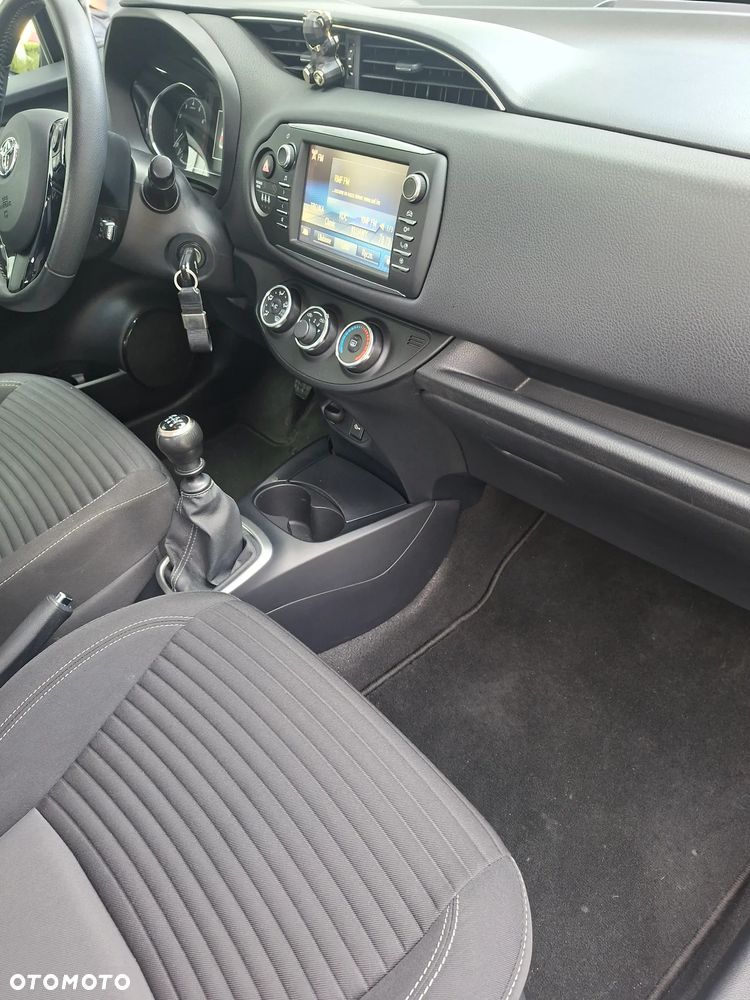 Toyota Yaris 1.5 Premium - 11